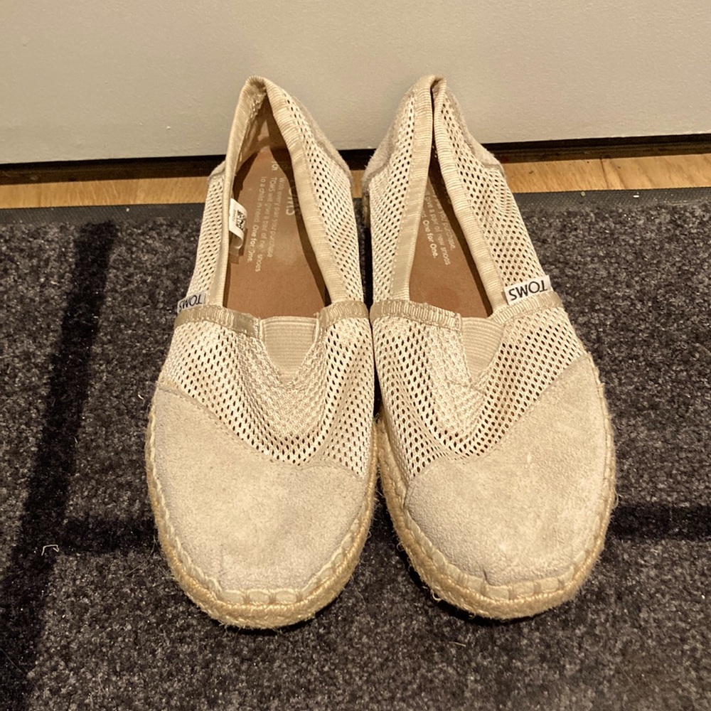 Tan Toms